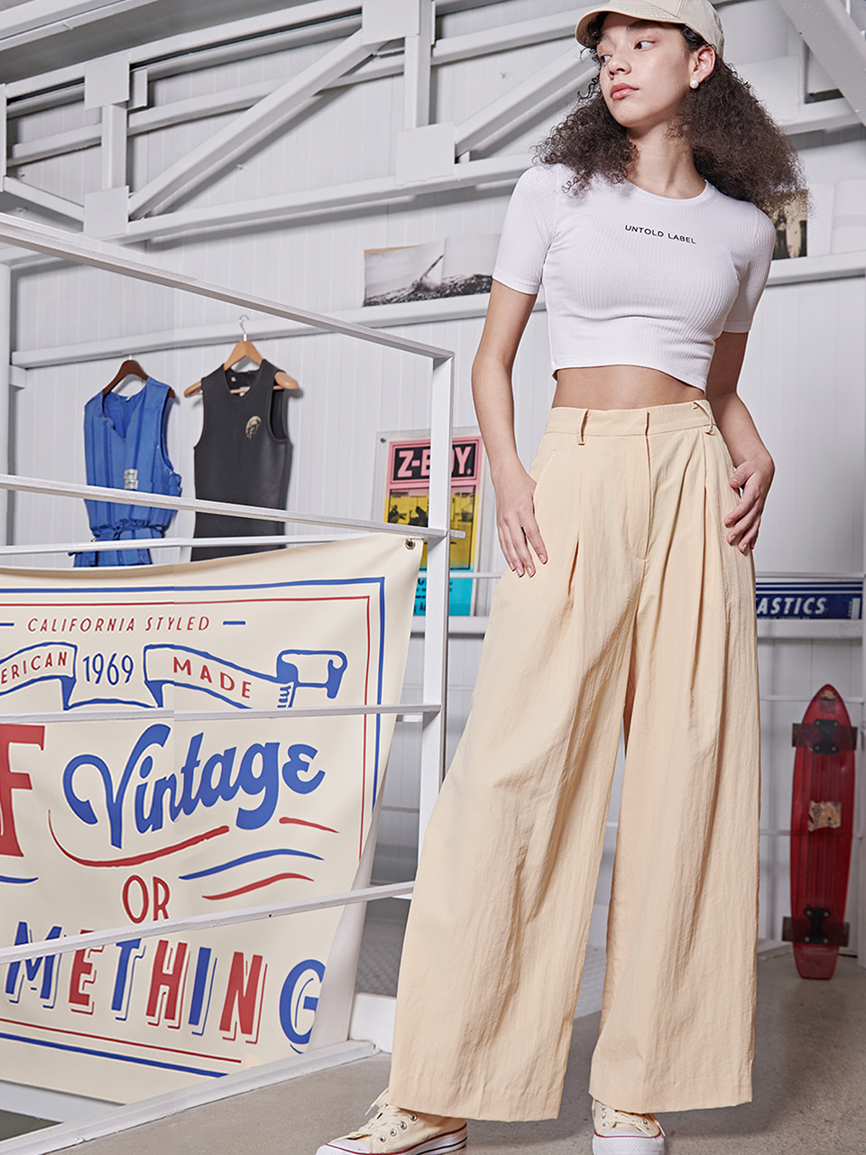 ONE TUCK WIDE PANTS - LIGHT YELLOW